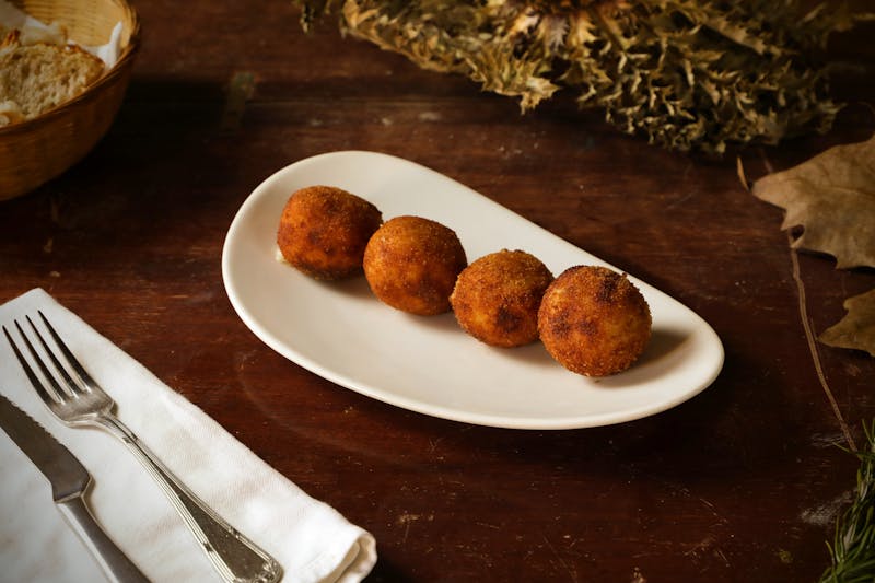 Arancini - crispy risotto balls with mozzarella